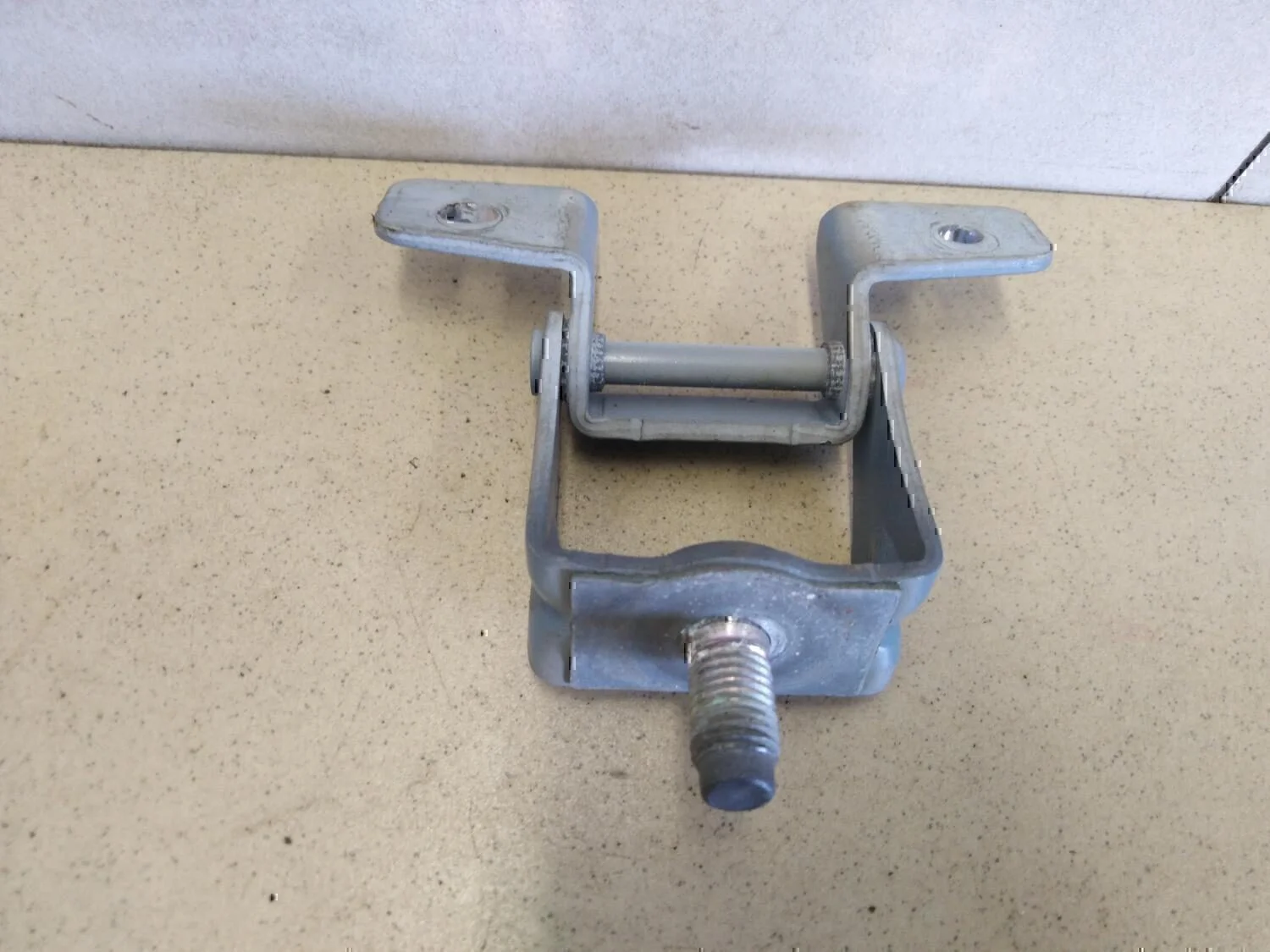 Петля двери багажника Hyundai-KIA RIO 2011-2017 - миниатюра 3