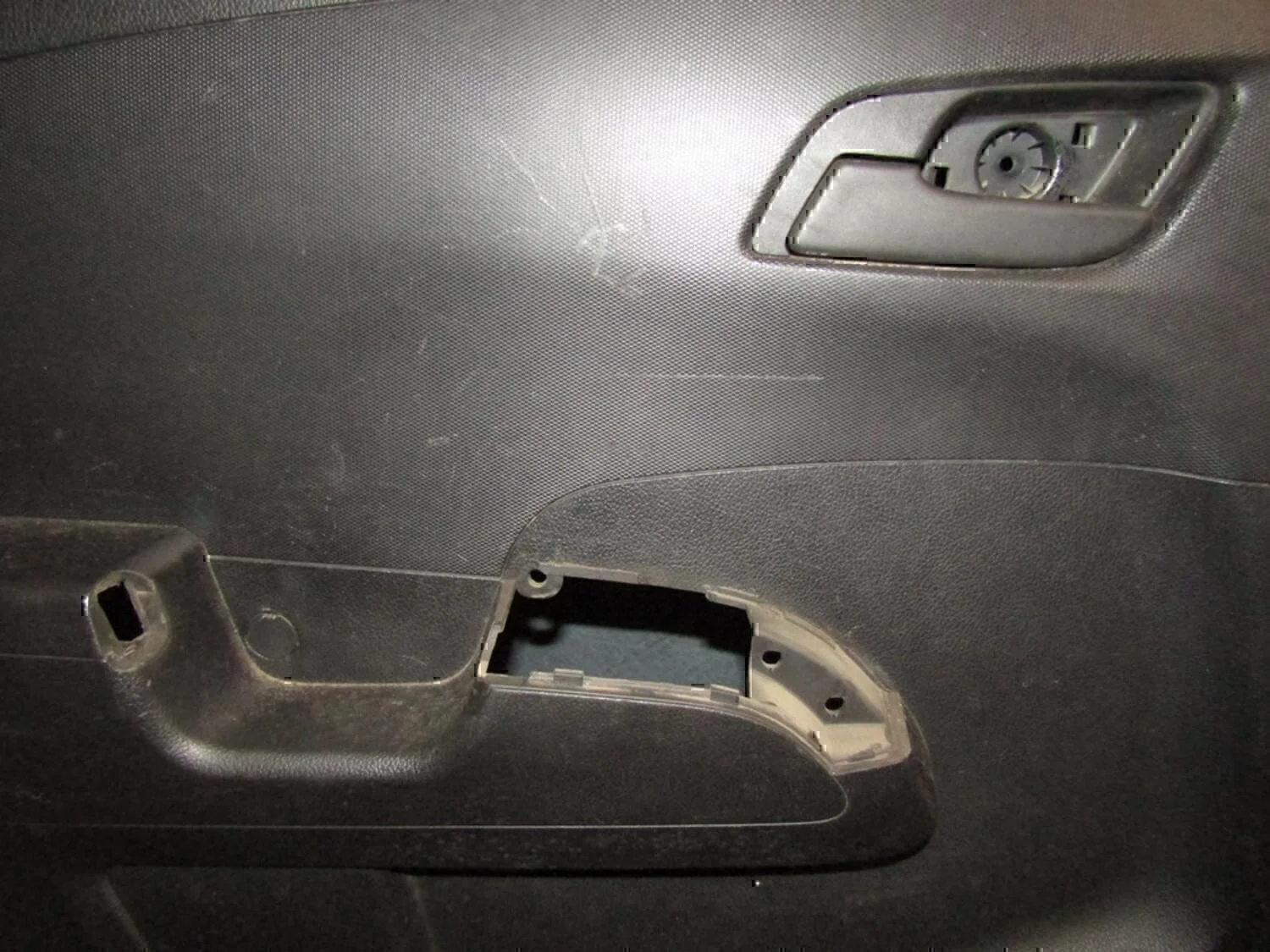 Обшивка двери задней левой Chevrolet Aveo (T300) 2011> - миниатюра 3