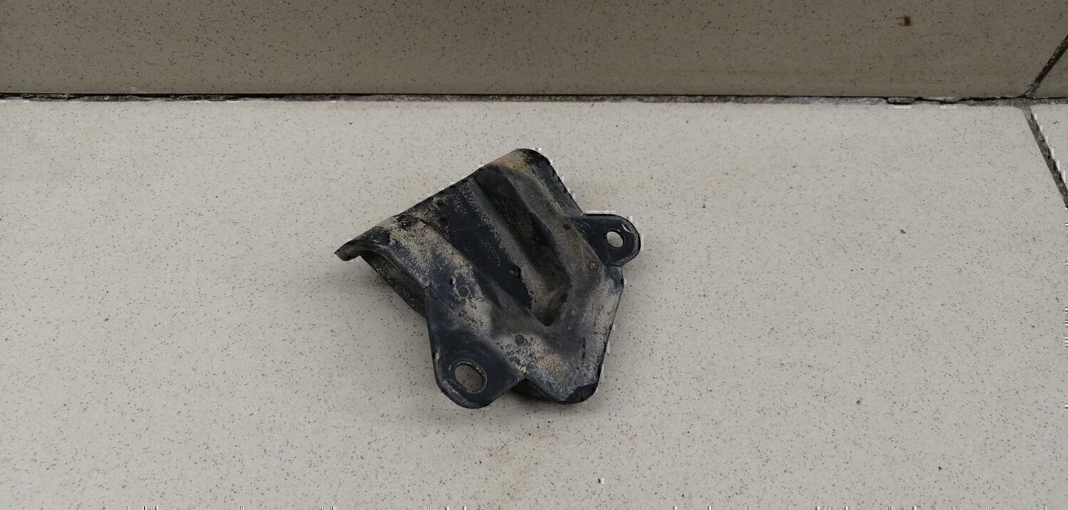 Отбойник крышки багажника FORD Kuga 2008-2012 - миниатюра 3