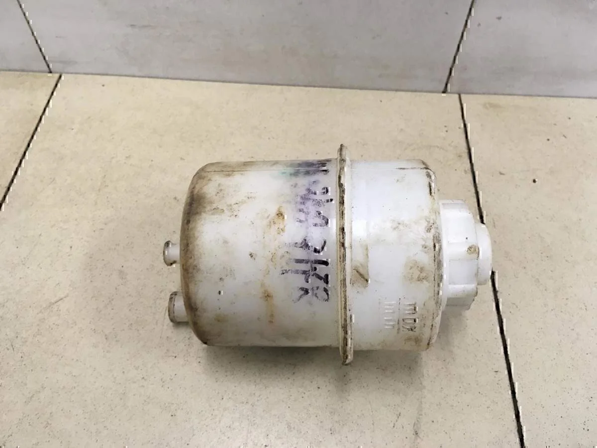 Бачок гидроусилителя GAZ Volga 31105 2004- - миниатюра 2
