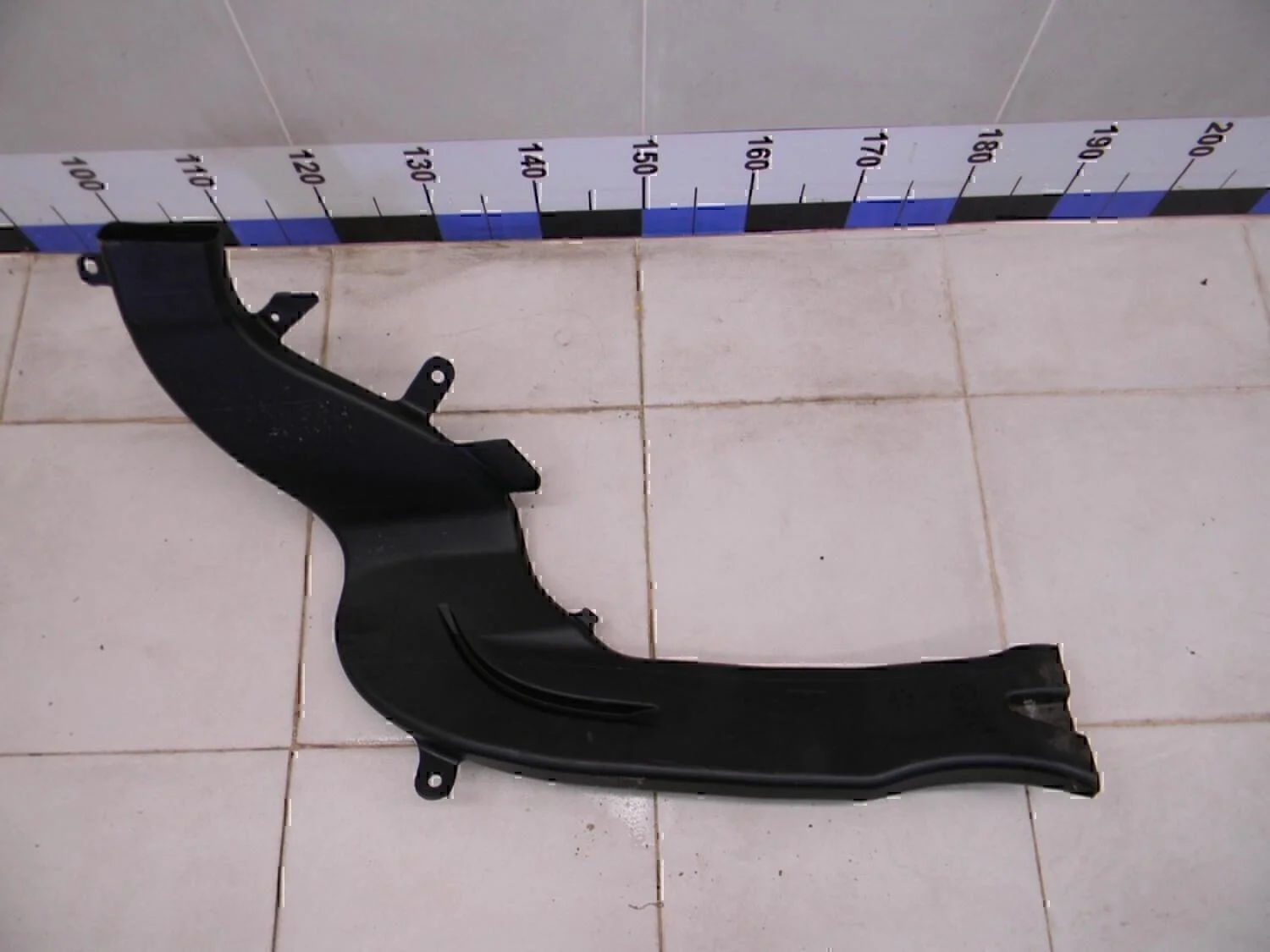 Воздуховод BMW 1-серия E87/E81 2004> - миниатюра 2
