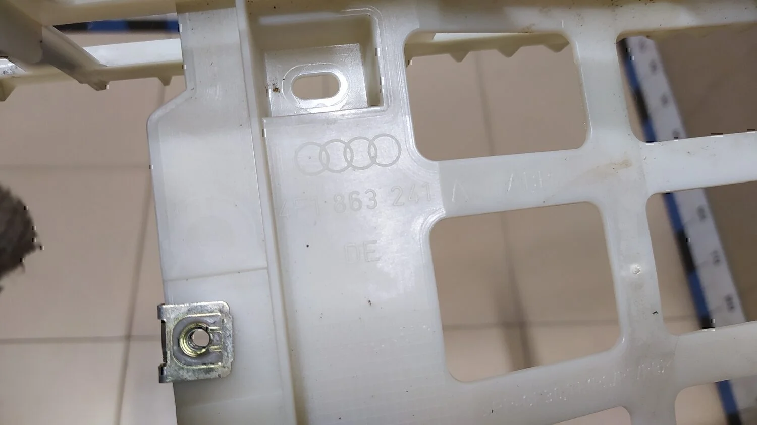 Консоль Audi A6 [C6,4F] 2005-2011 - миниатюра 8