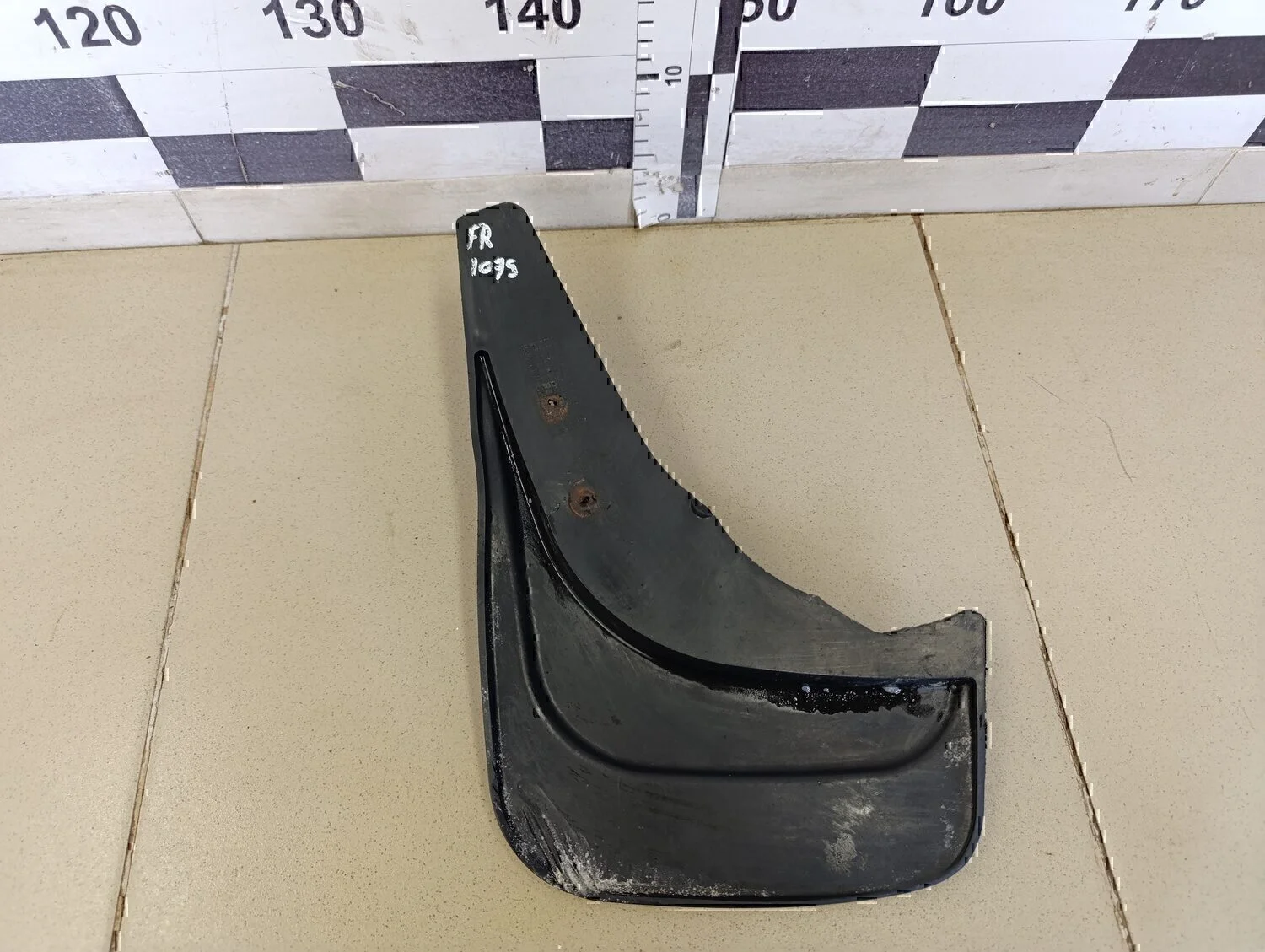Брызговик передний правый Chevrolet Aveo (T250) 2005-2011 - миниатюра 4