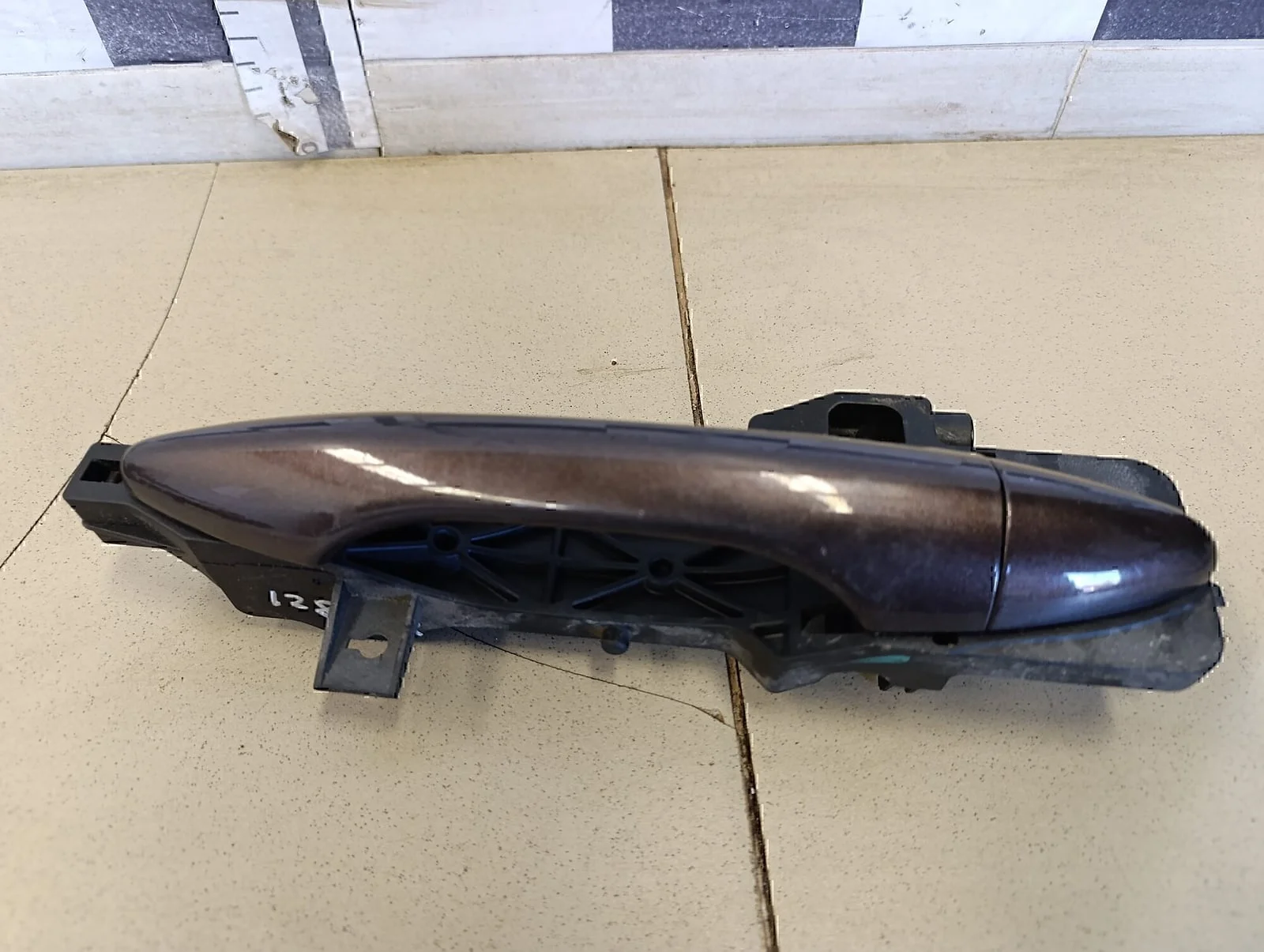 Кронштейн ручки Hyundai-KIA ix35/Tucson 2010-2015 - миниатюра 2