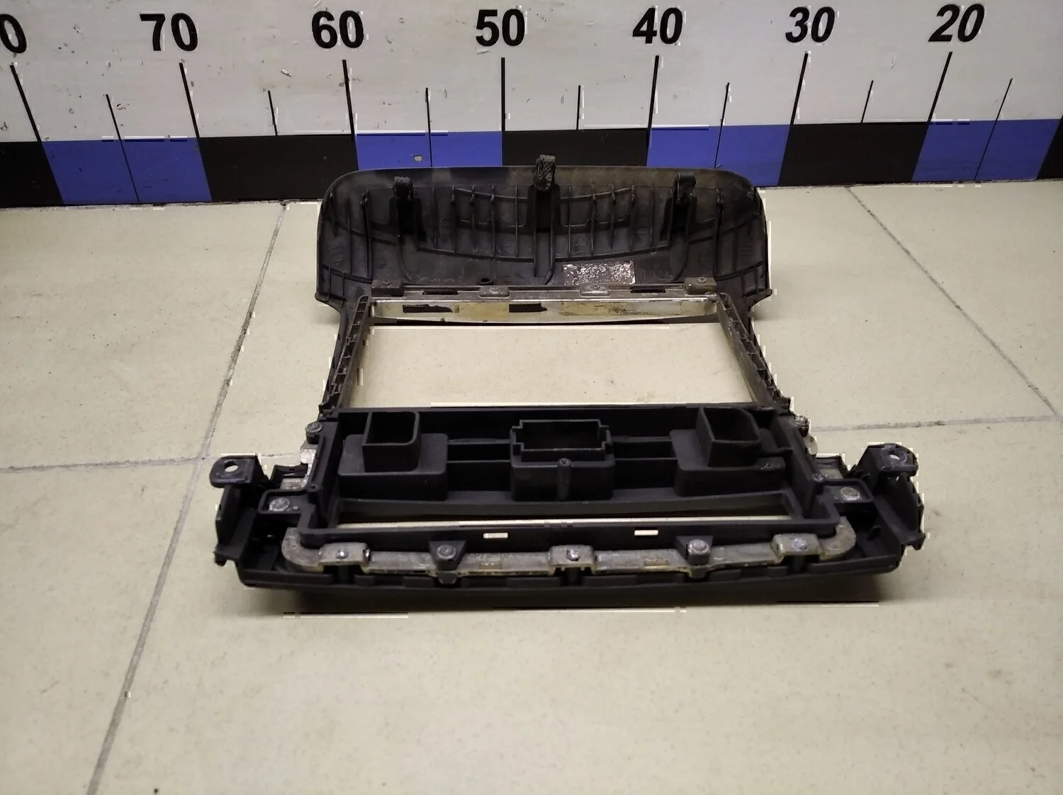 Консоль Hyundai-KIA Sorento 2003-2009 - миниатюра 8