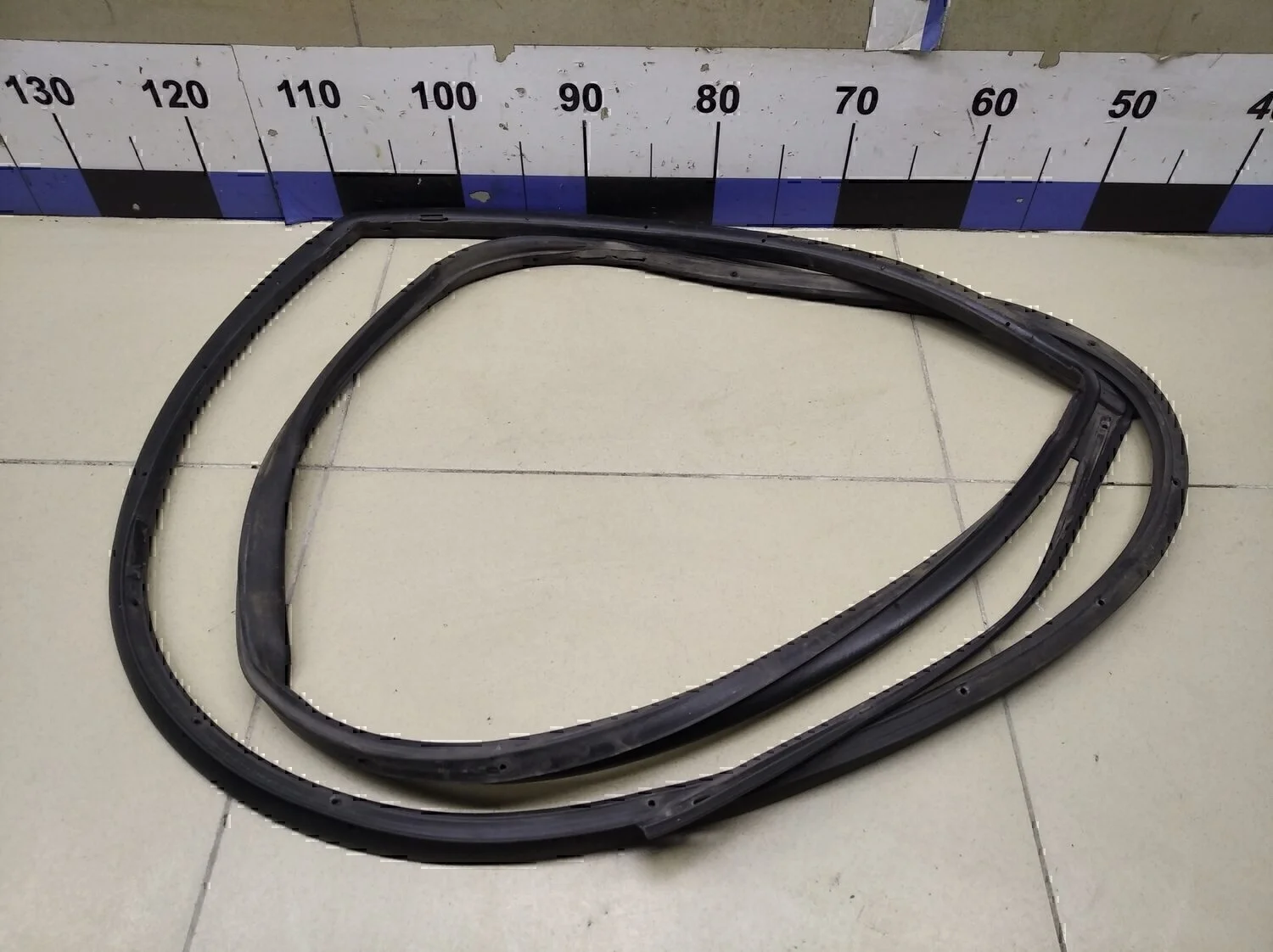 Уплотнитель двери Hyundai-KIA i30 2007-2012 - миниатюра 5