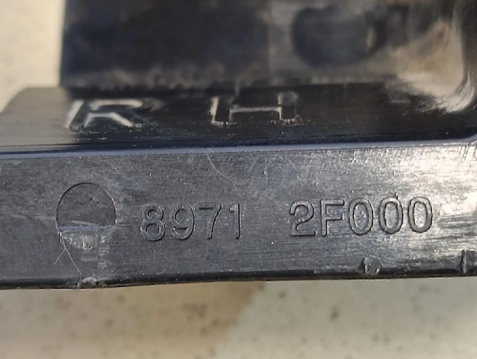 Накладка (кузов внутри) Hyundai-KIA Cerato 2004-2008 - миниатюра 4
