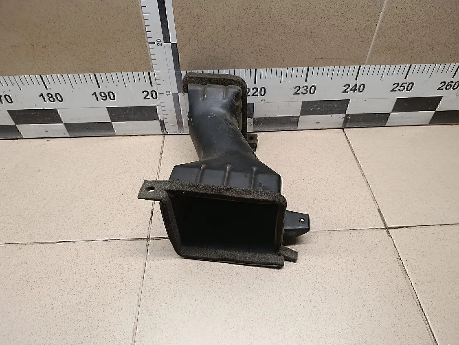 Воздуховод MAZDA BT-50 2006-2012 - миниатюра 2