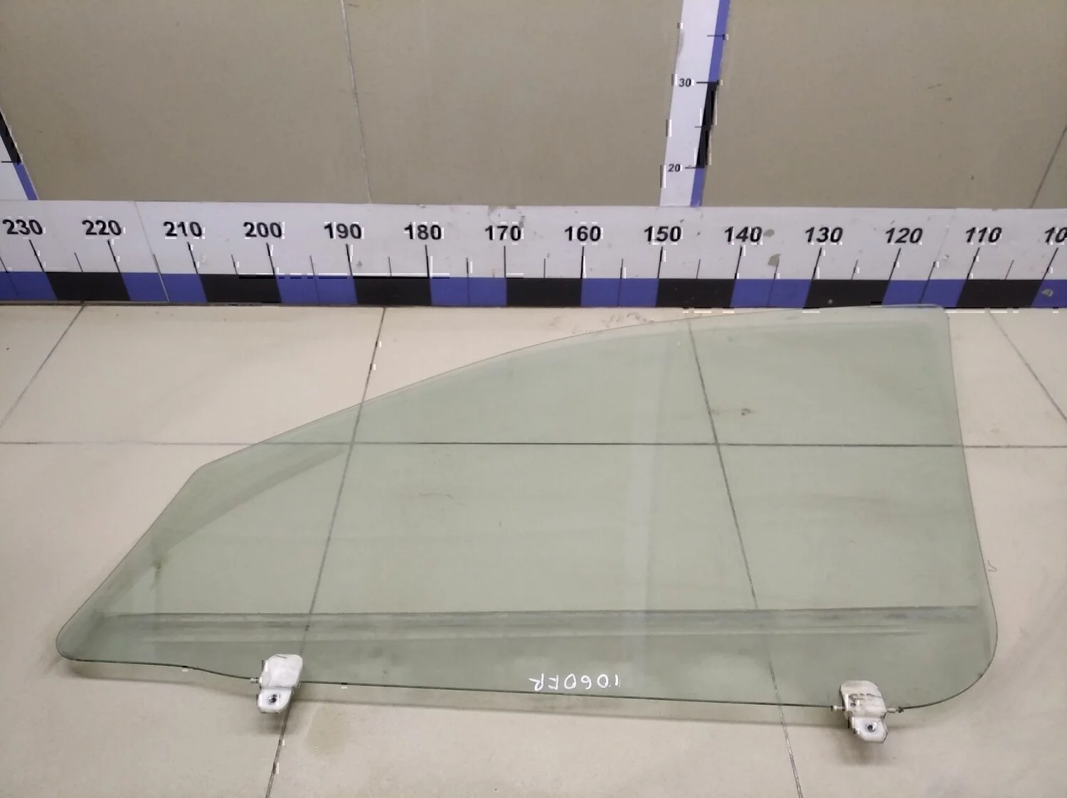 Стекло двери передней правой Peugeot-Citroen C-Crosser 2008-2013