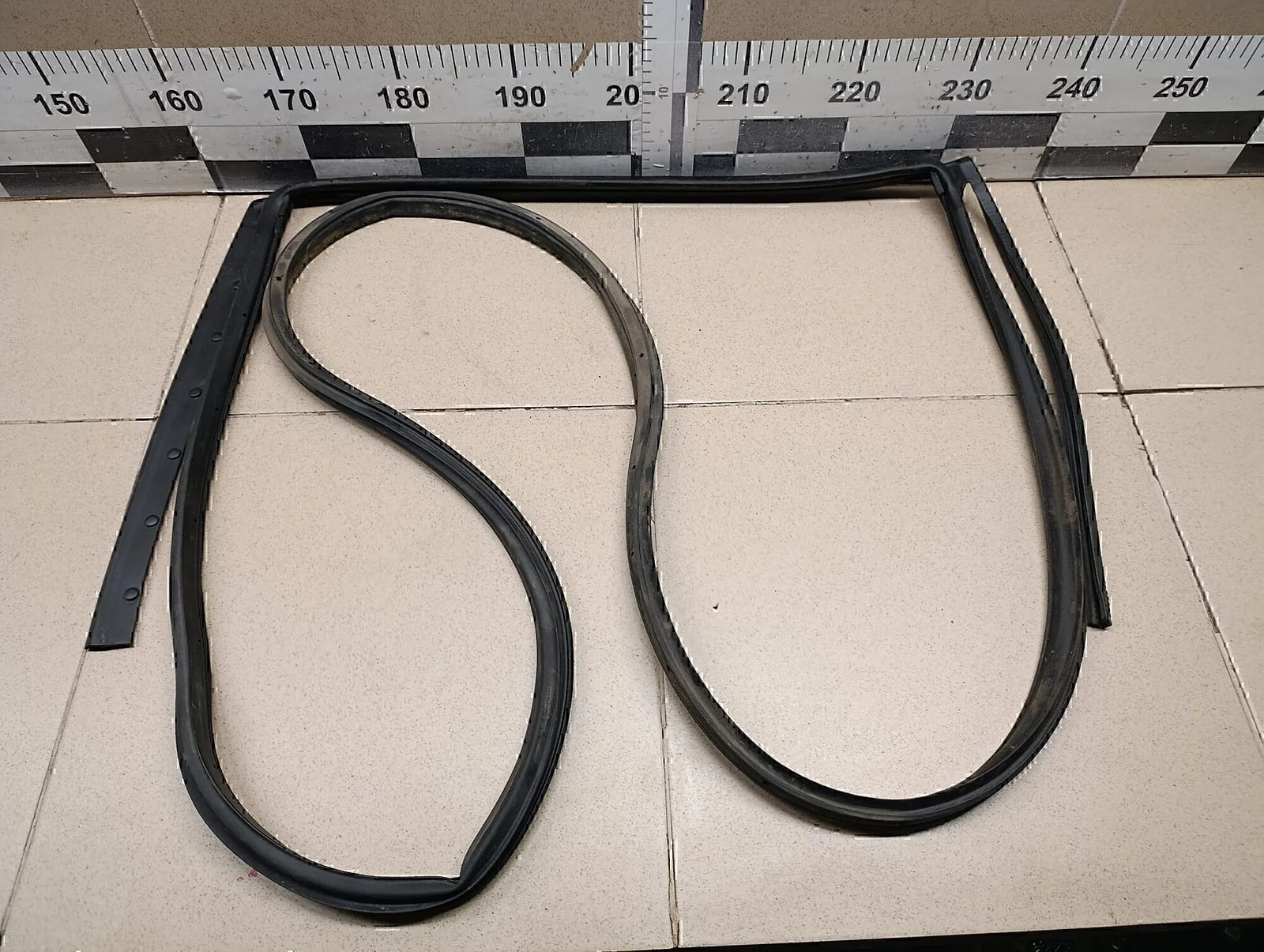 Уплотнитель двери Subaru Forester (S12) 2008-2012 - миниатюра 5
