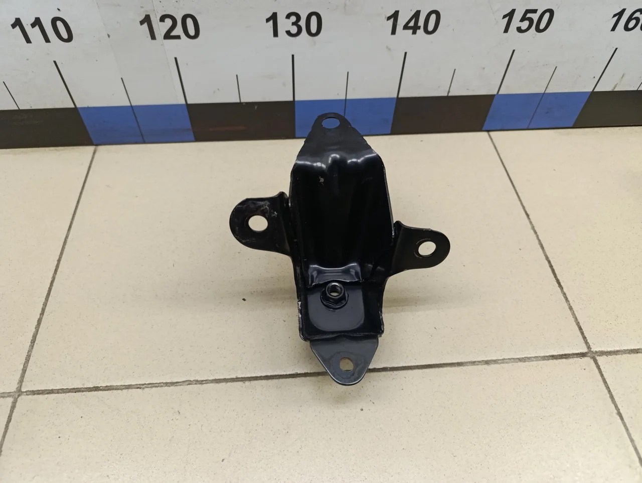 Кронштейн сиденья TOYOTA Yaris 2005-2011 - миниатюра 4