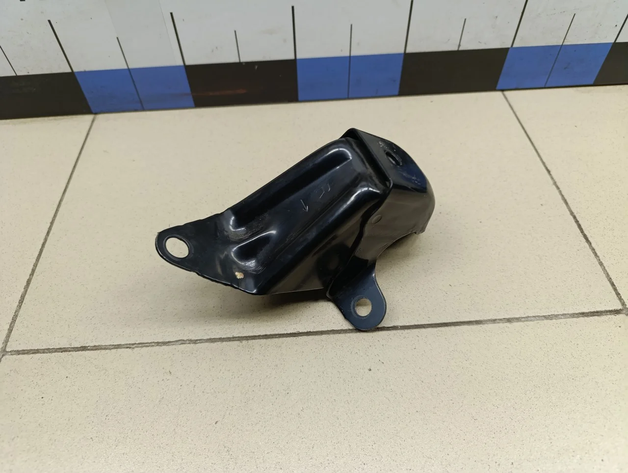 Кронштейн сиденья TOYOTA Yaris 2005-2011 - миниатюра 6
