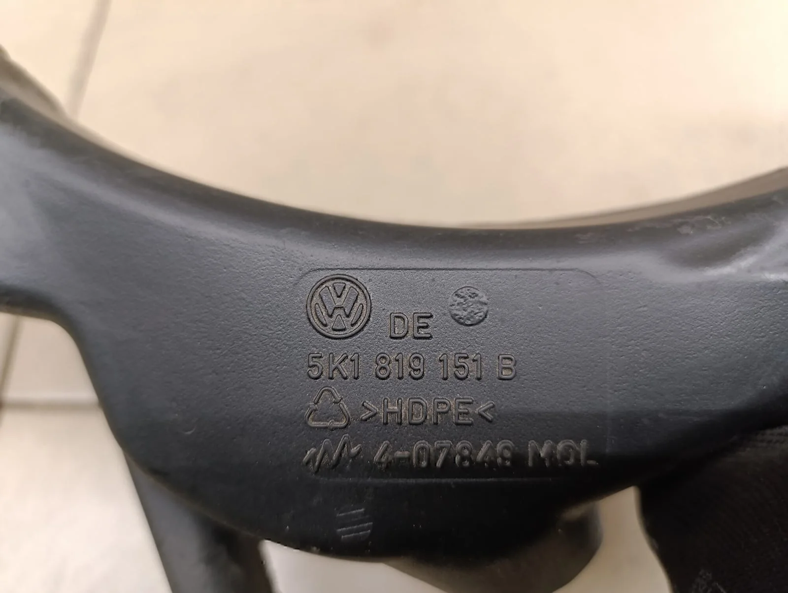 Дефлектор воздушный VW Golf VI 2009-2012 - миниатюра 4