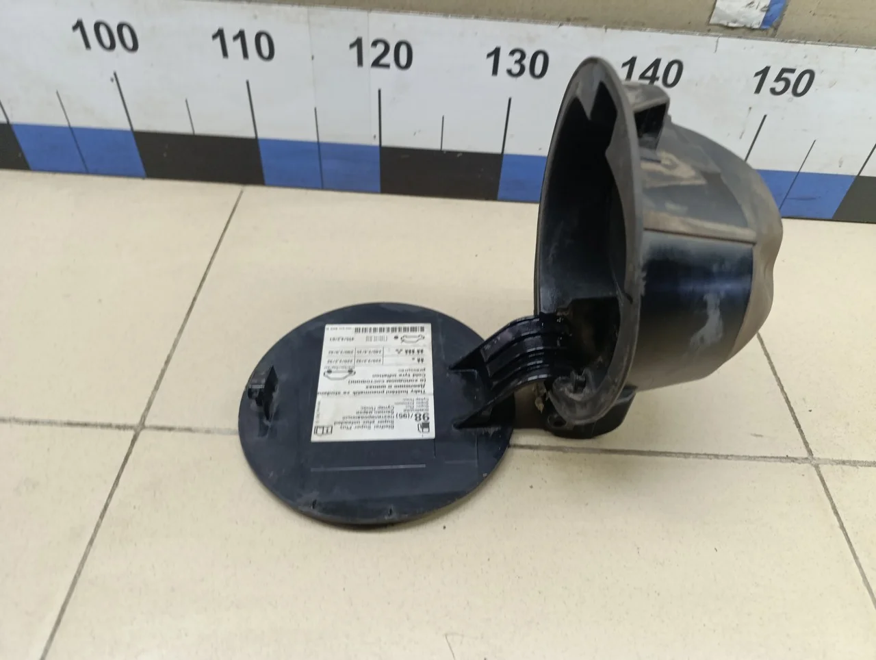 Лючок бензобака VW Golf V Plus 2005-2014 - миниатюра 7