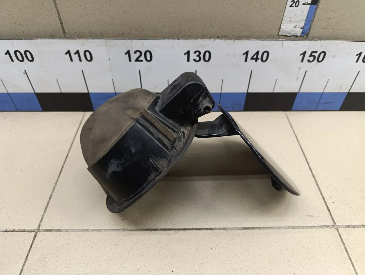 Лючок бензобака VW Golf V Plus 2005-2014 - миниатюра 8