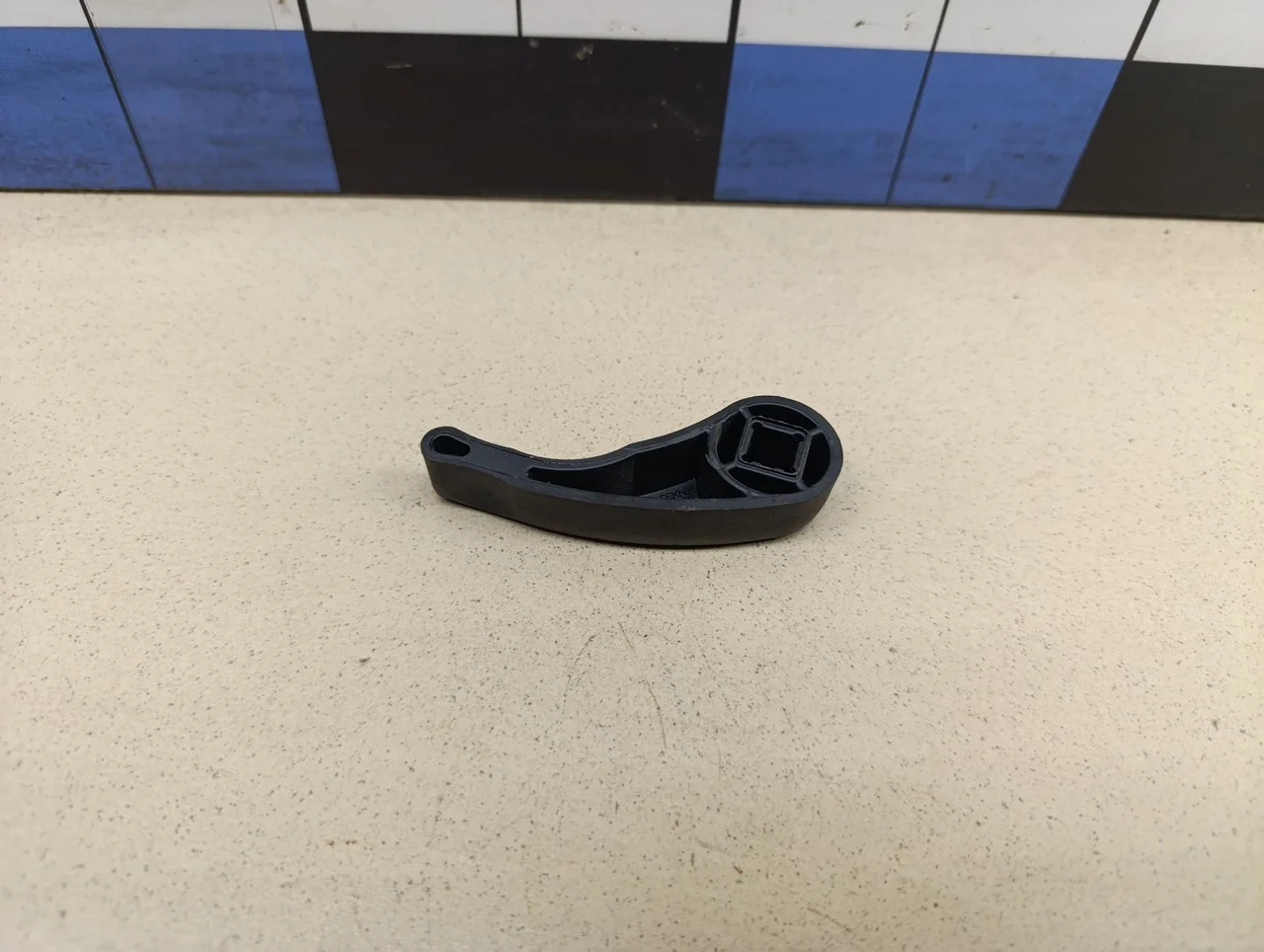 Ручка открывания капота RENAULT Clio/Symbol 1998-2008 - миниатюра 4