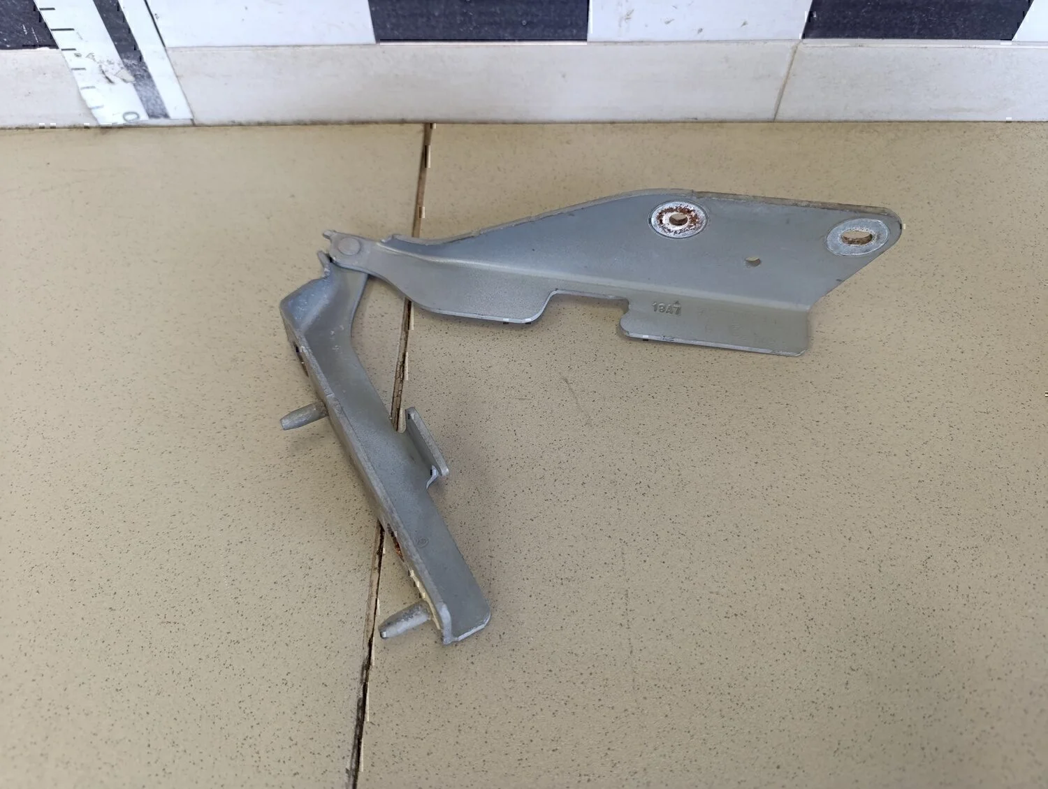 Петля капота левая Peugeot-Citroen C3 2002-2009 - миниатюра 2