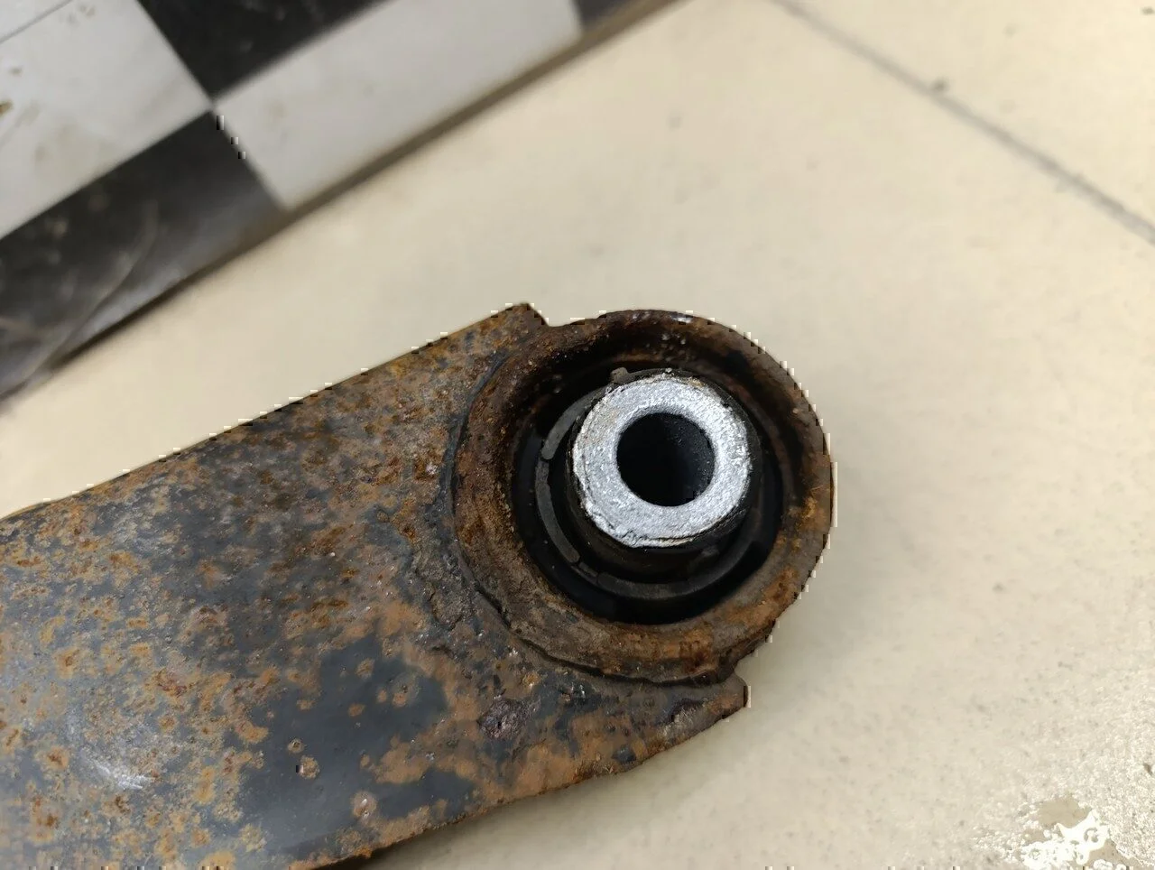 Рычаг задний нижний Audi Passat [B6] 2005-2010 - миниатюра 6