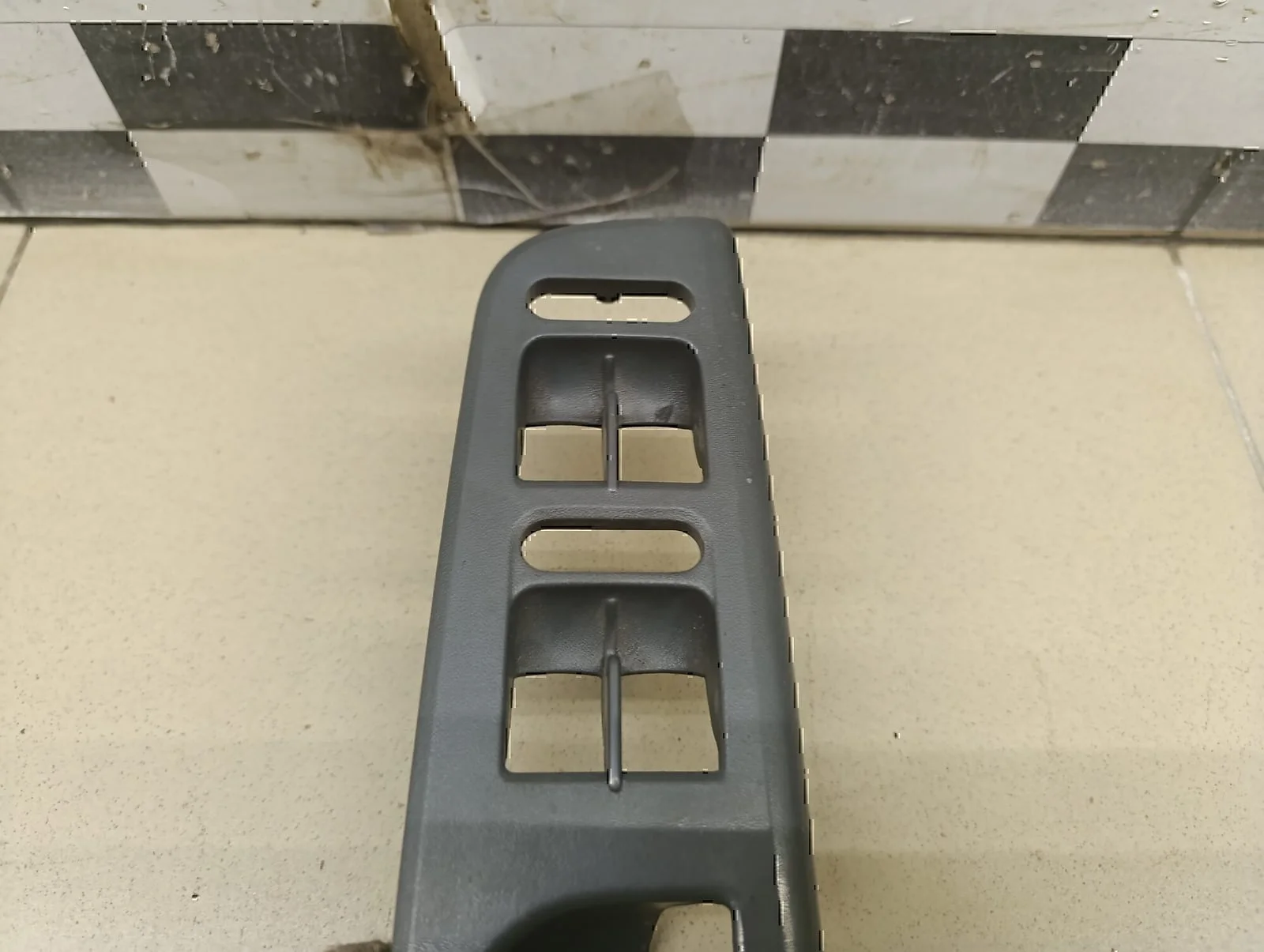 Накладка блока управления стеклоподъемниками SKODA Octavia 1997-2000 - миниатюра 5