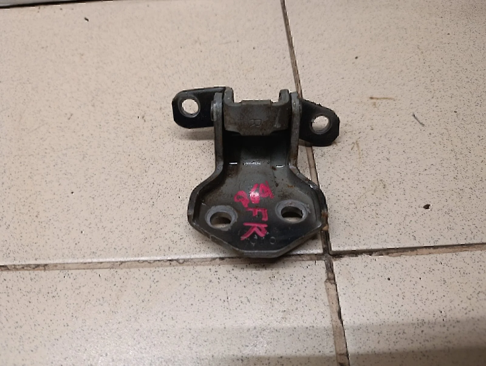 Петля двери передней MAZDA BT-50 2006-2012 - миниатюра 3