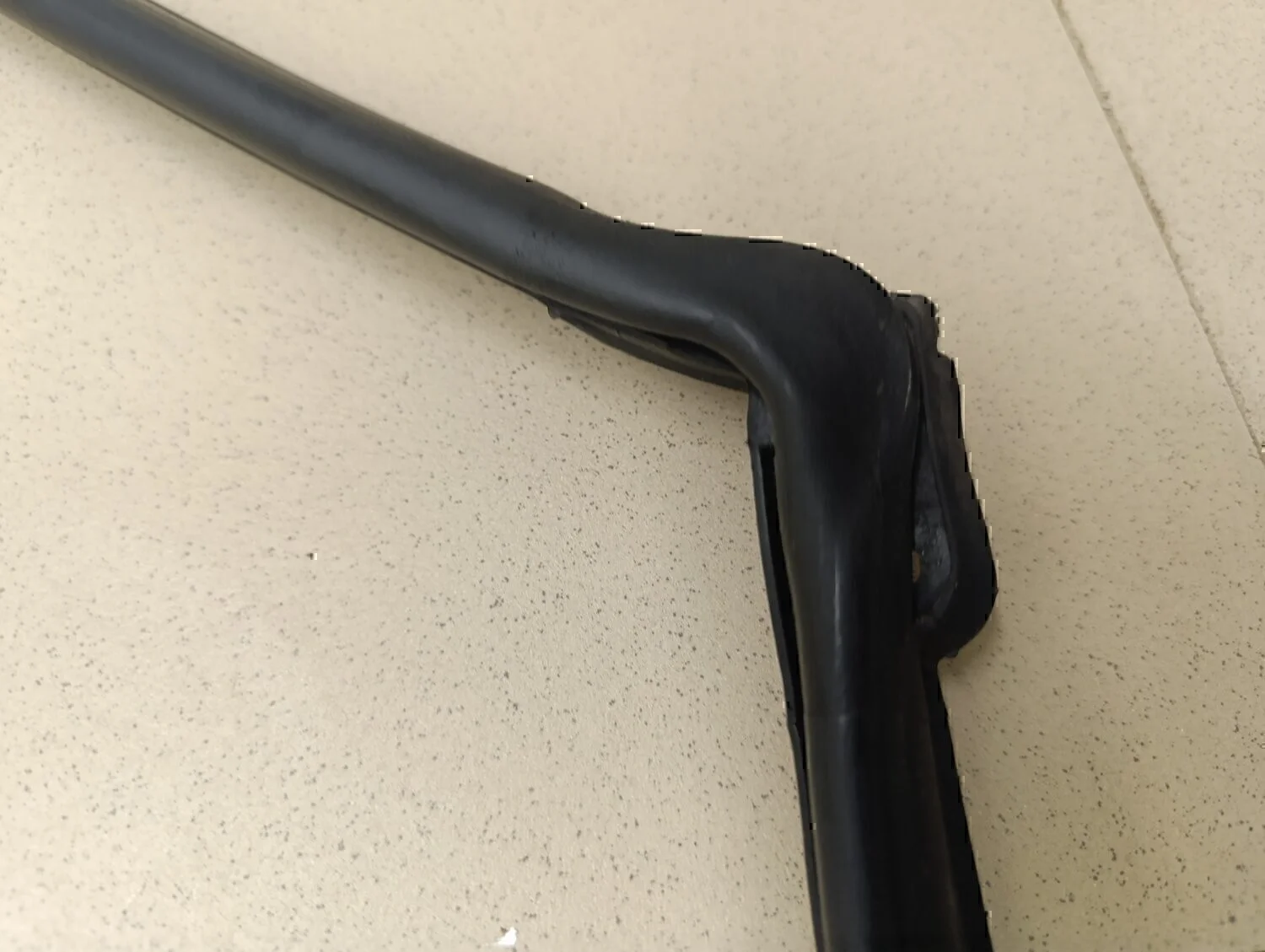Уплотнитель двери MAZDA Mazda 6 (GG) 2002-2007 - миниатюра 2