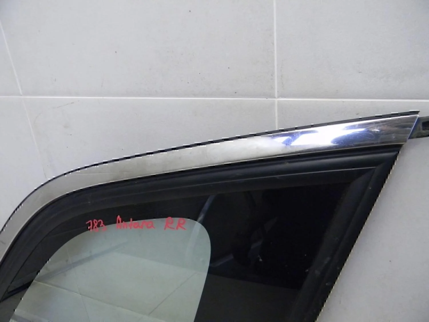 Стекло кузовное глухое правое OPEL Antara 2007-2015 - миниатюра 2