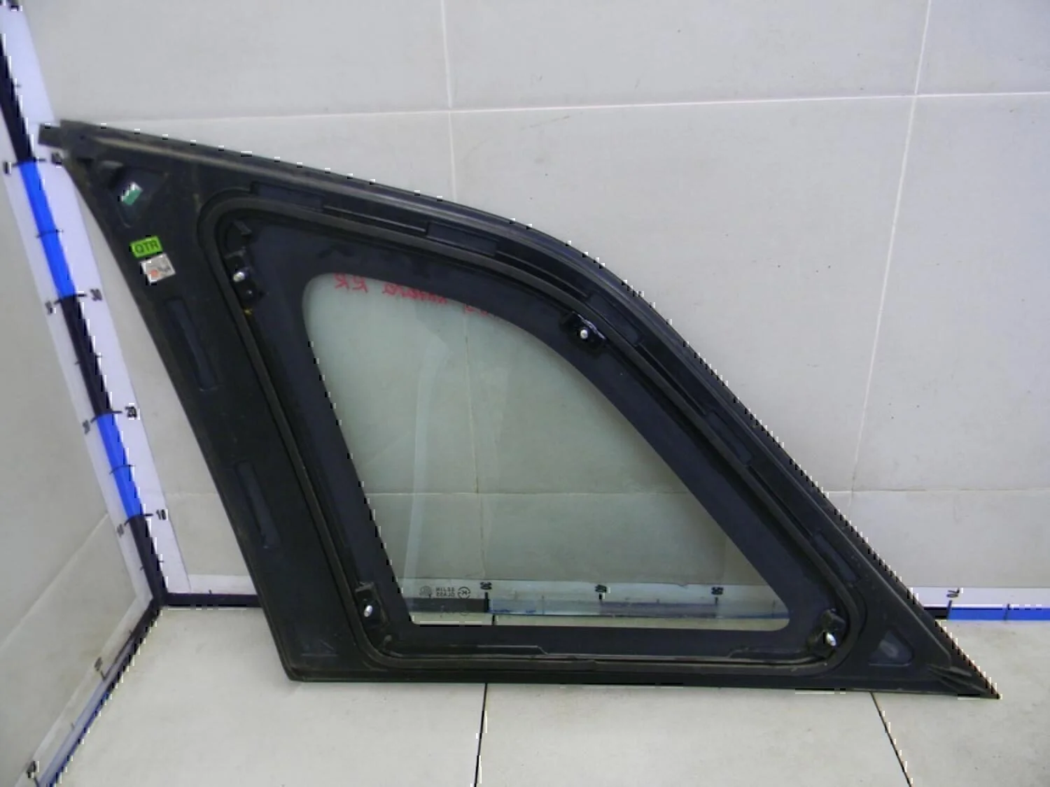 Стекло кузовное глухое правое OPEL Antara 2007-2015 - миниатюра 4