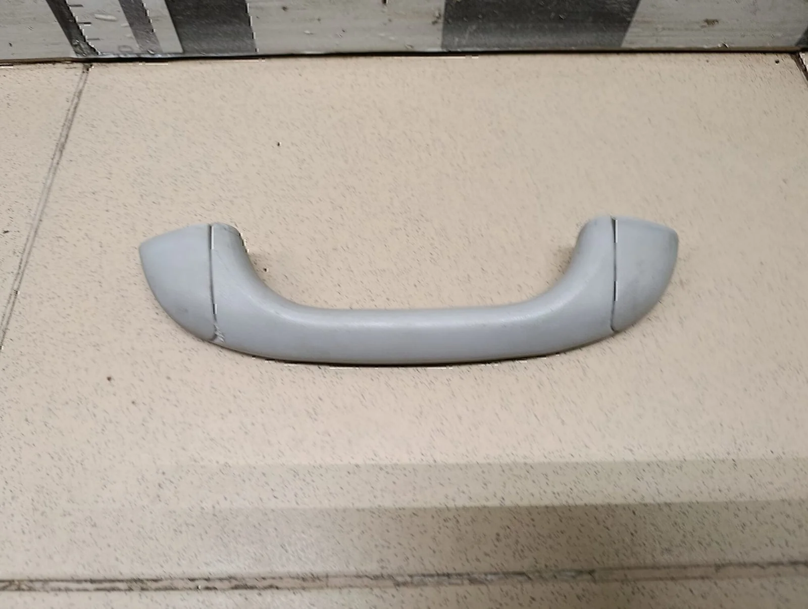Ручка внутренняя потолочная MAZDA BT-50 2006-2012 - миниатюра 3