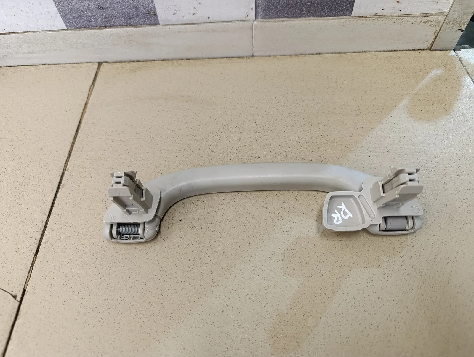 Ручка внутренняя потолочная PEUGEOT 407 2004-2010 - миниатюра 3