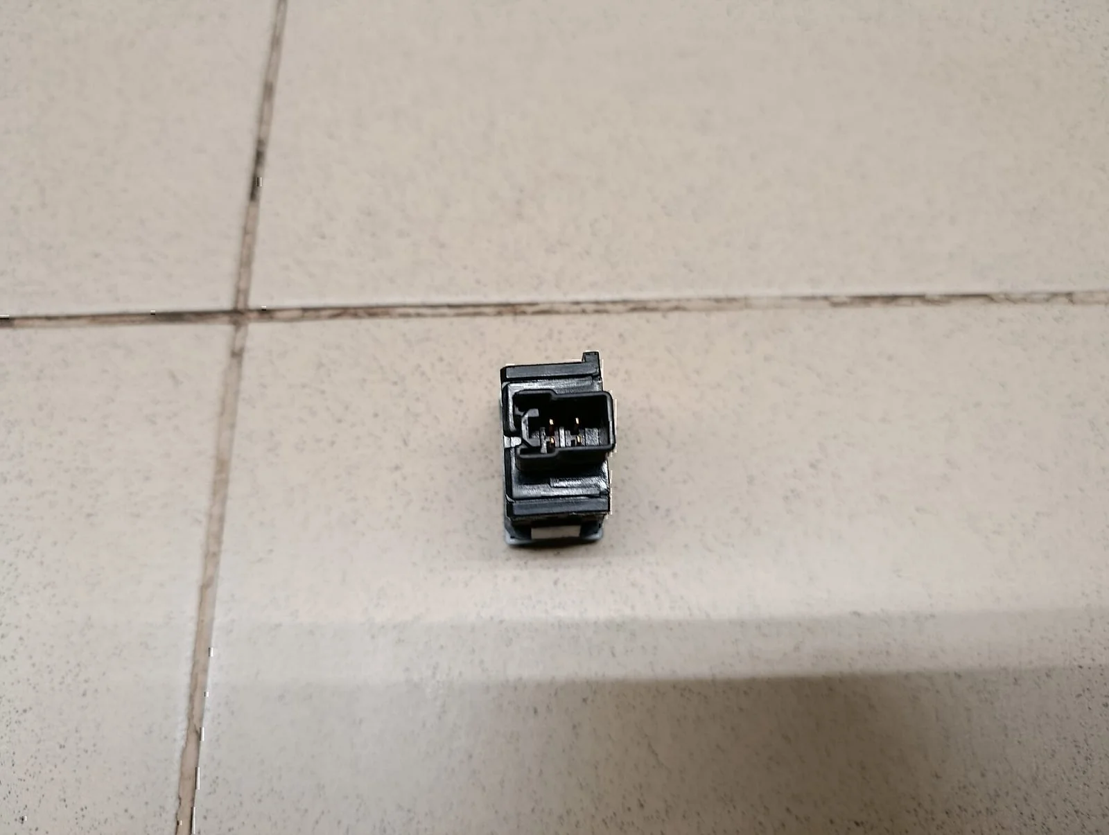 Кнопка многофункциональная MAZDA BT-50 2006-2012 - миниатюра 3
