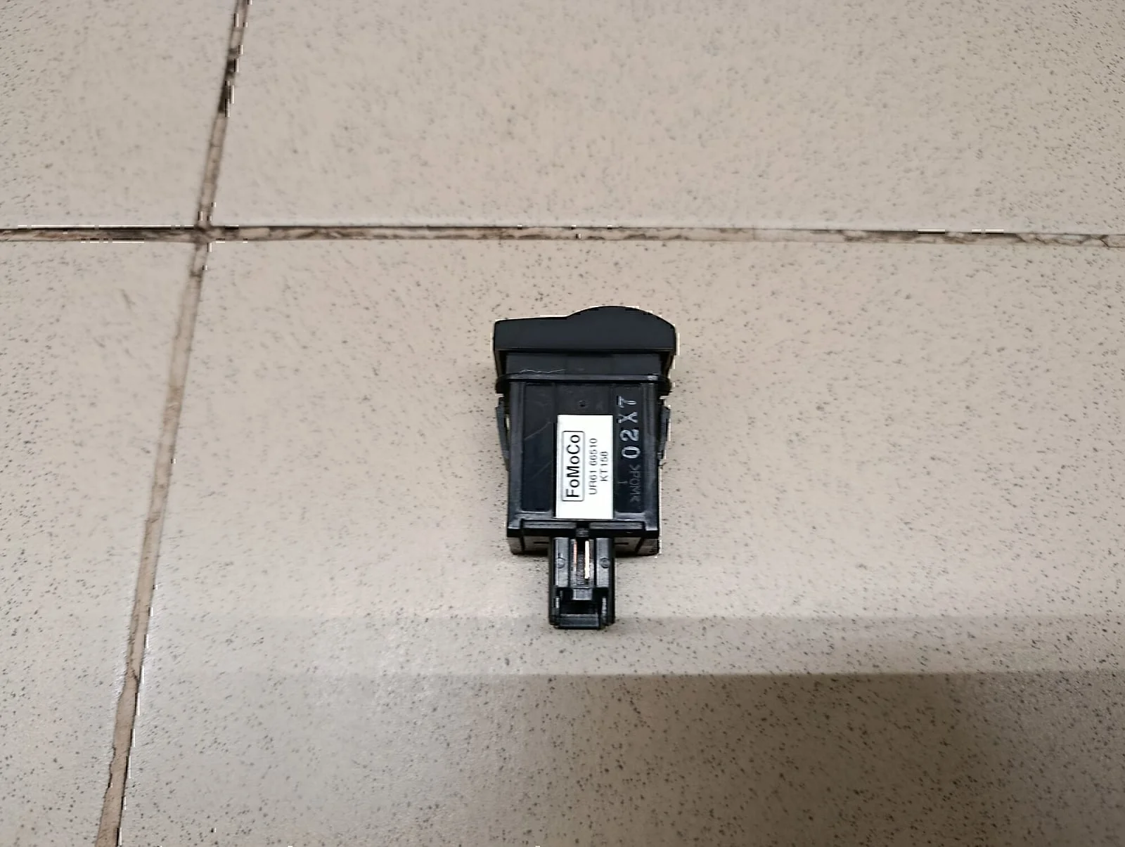 Кнопка многофункциональная MAZDA BT-50 2006-2012 - миниатюра 4