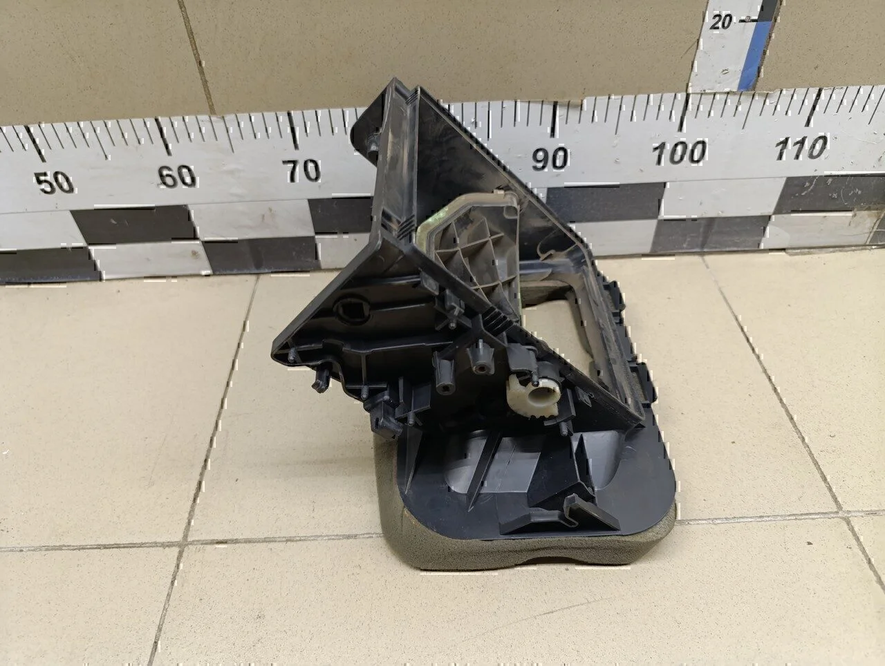 Воздухозаборник (внутри) Audi Jetta 2006-2011 - миниатюра 6