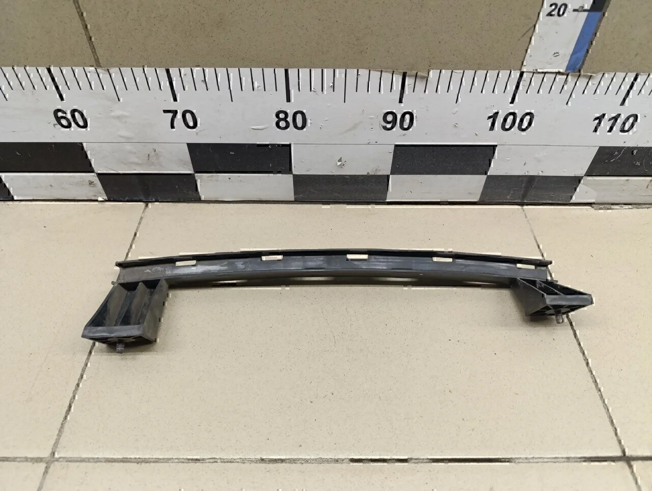 Направляющая стекла двери Hyundai-KIA Tucson 2004-2010 - миниатюра 2