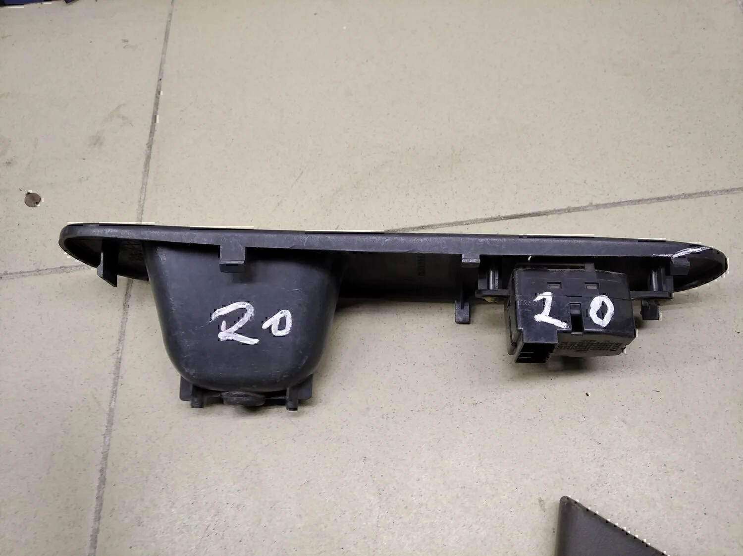 Кнопка стеклоподъемника Hyundai-KIA Elantra 2000-2005 - миниатюра 6
