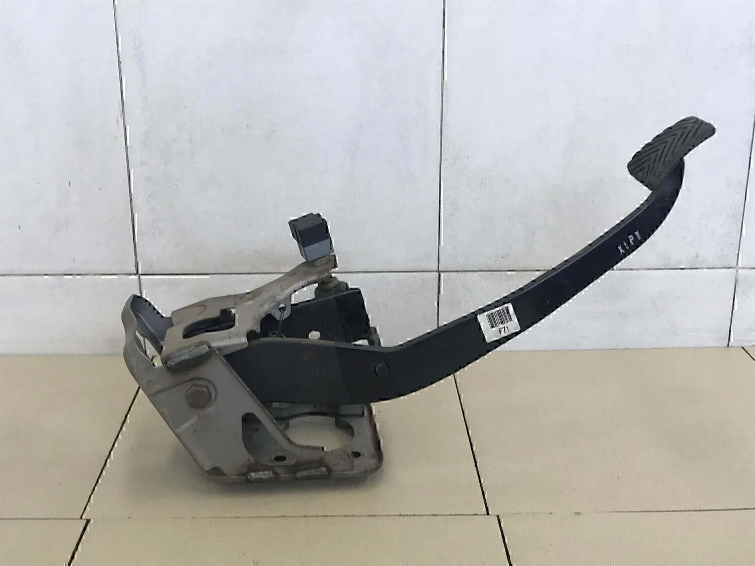 Педаль тормоза Hyundai-KIA Matrix 2001-2010 - миниатюра 2