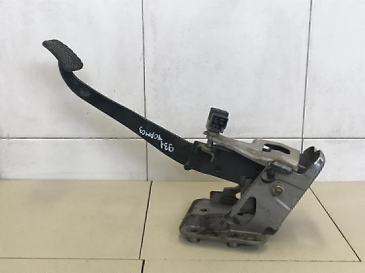 Педаль тормоза Hyundai-KIA Matrix 2001-2010 - миниатюра 5