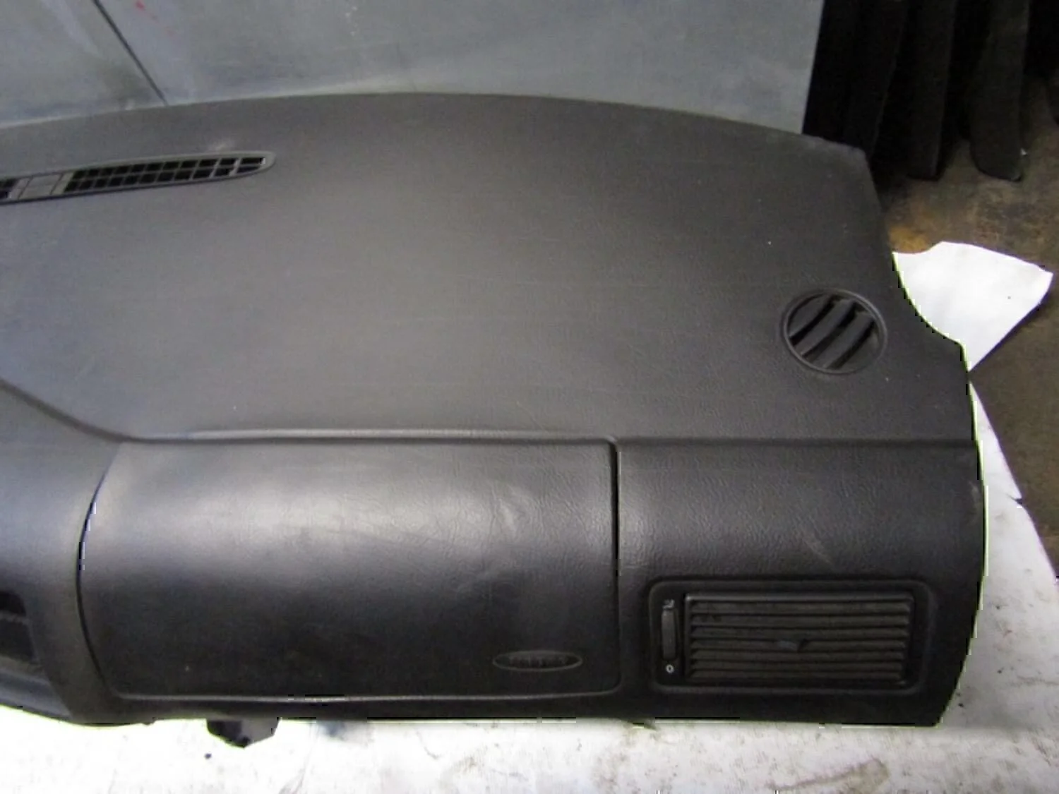 Торпедо VW Golf IV/Bora 1997-2005 - миниатюра 4