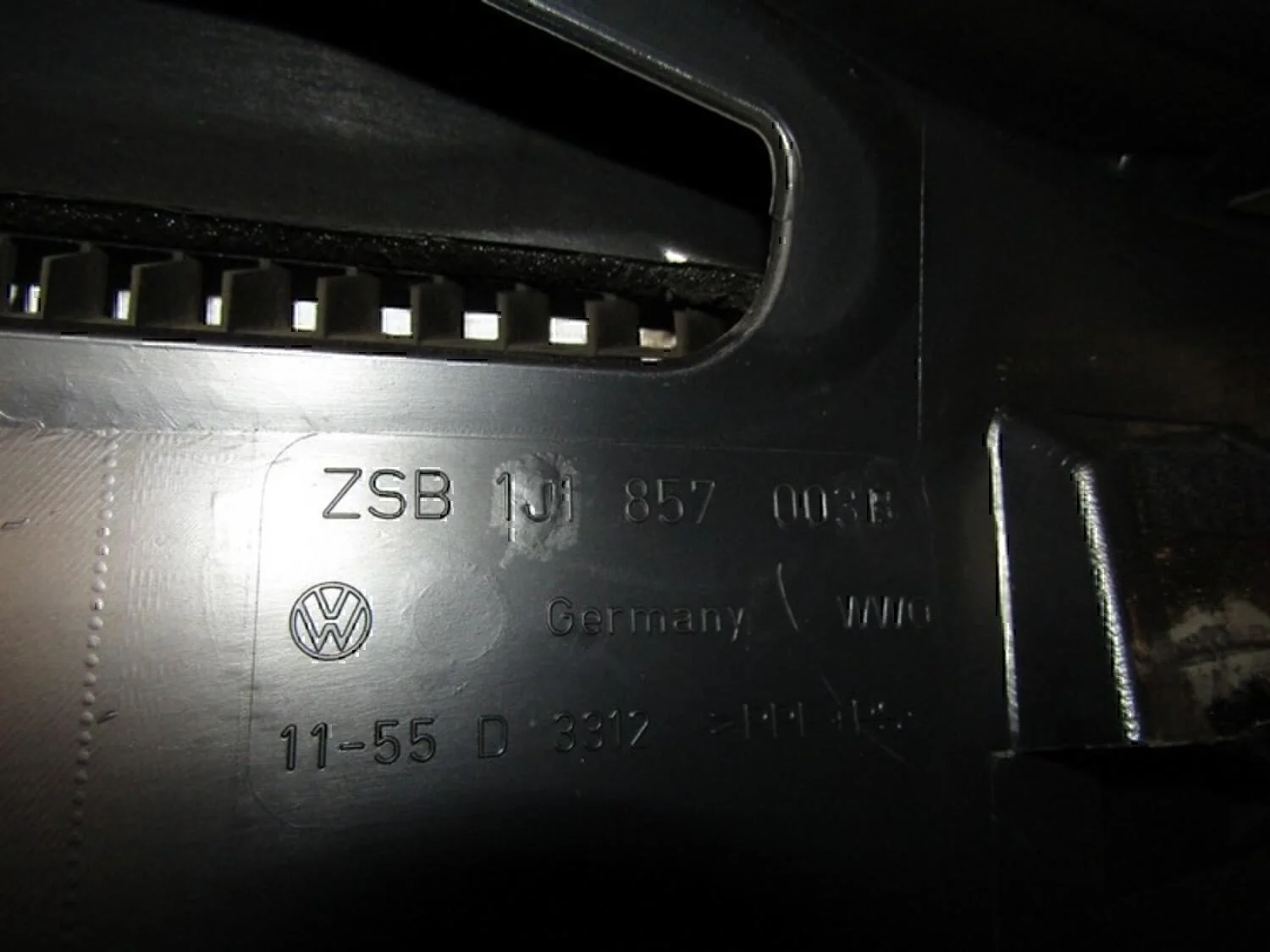 Торпедо VW Golf IV/Bora 1997-2005 - миниатюра 8