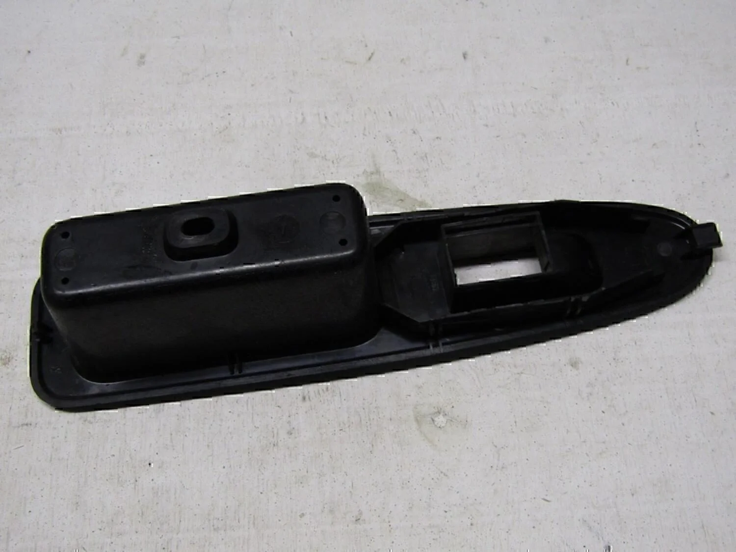 Накладка блока управления стеклоподъемниками Chery Amulet (A15) 2006> - миниатюра 2