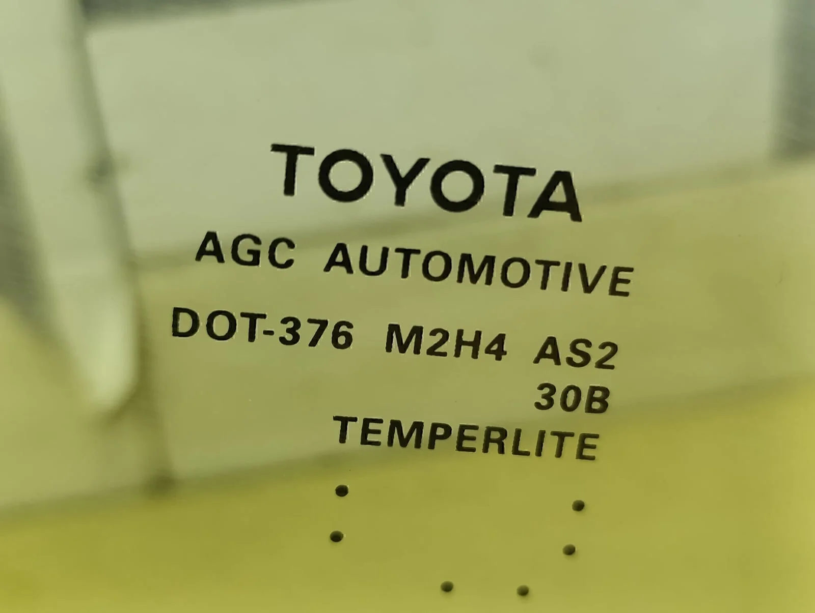 Стекло двери передней левой (форточка) TOYOTA RAV 4 2019> - миниатюра 3