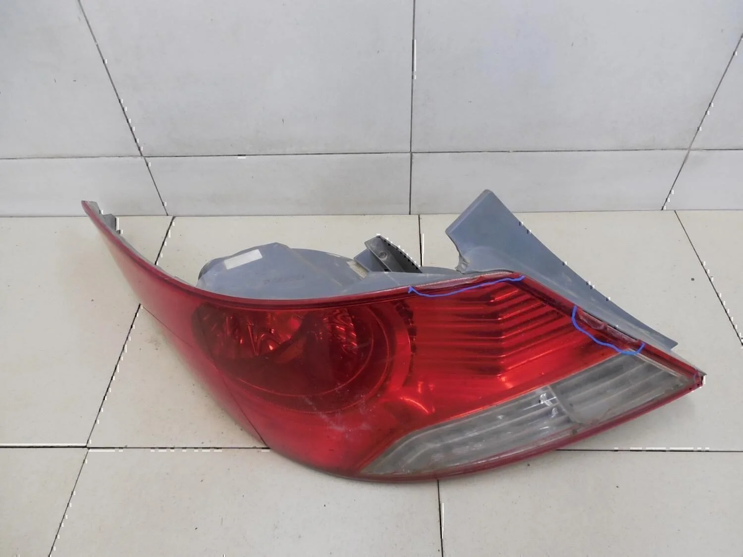 Фонарь задний левый Hyundai-KIA Solaris 2010-2017 - миниатюра 5