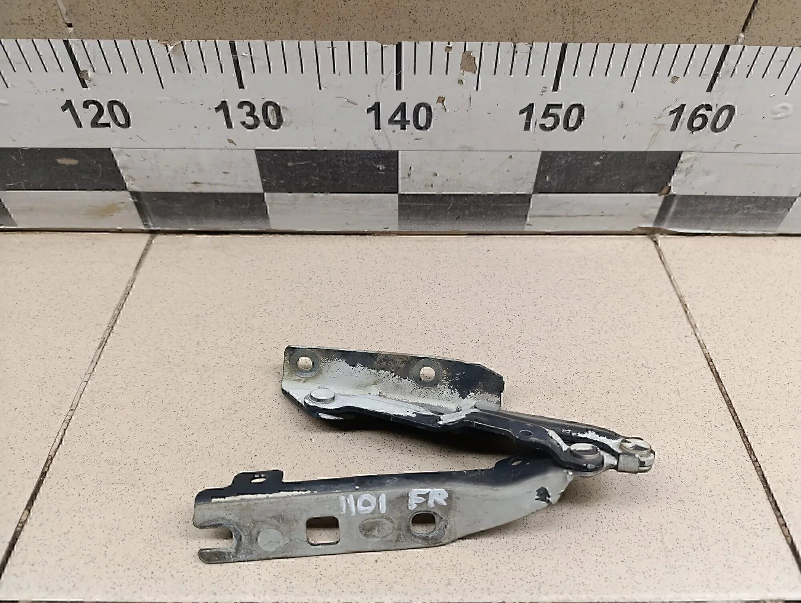 Петля капота правая VW Golf V 2003-2009 - миниатюра 2