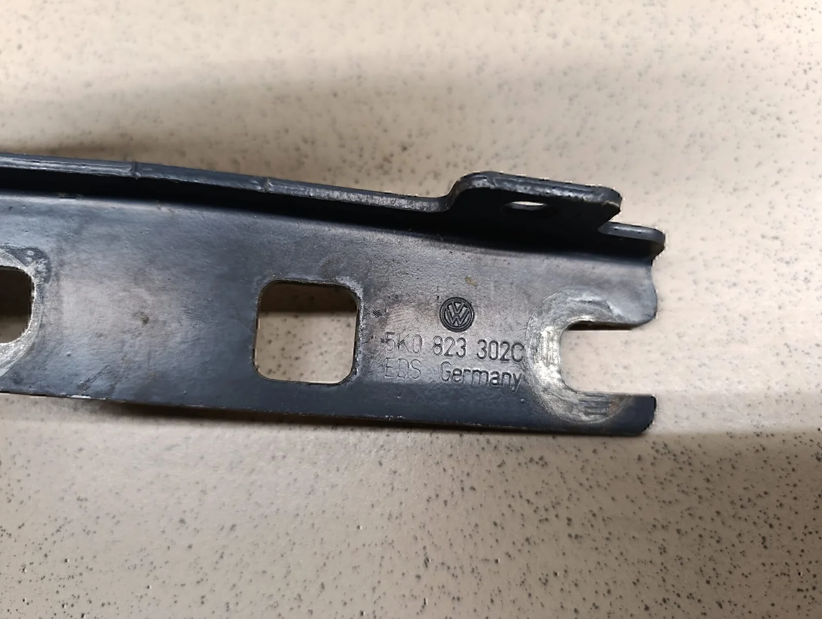 Петля капота правая VW Golf V 2003-2009 - миниатюра 5