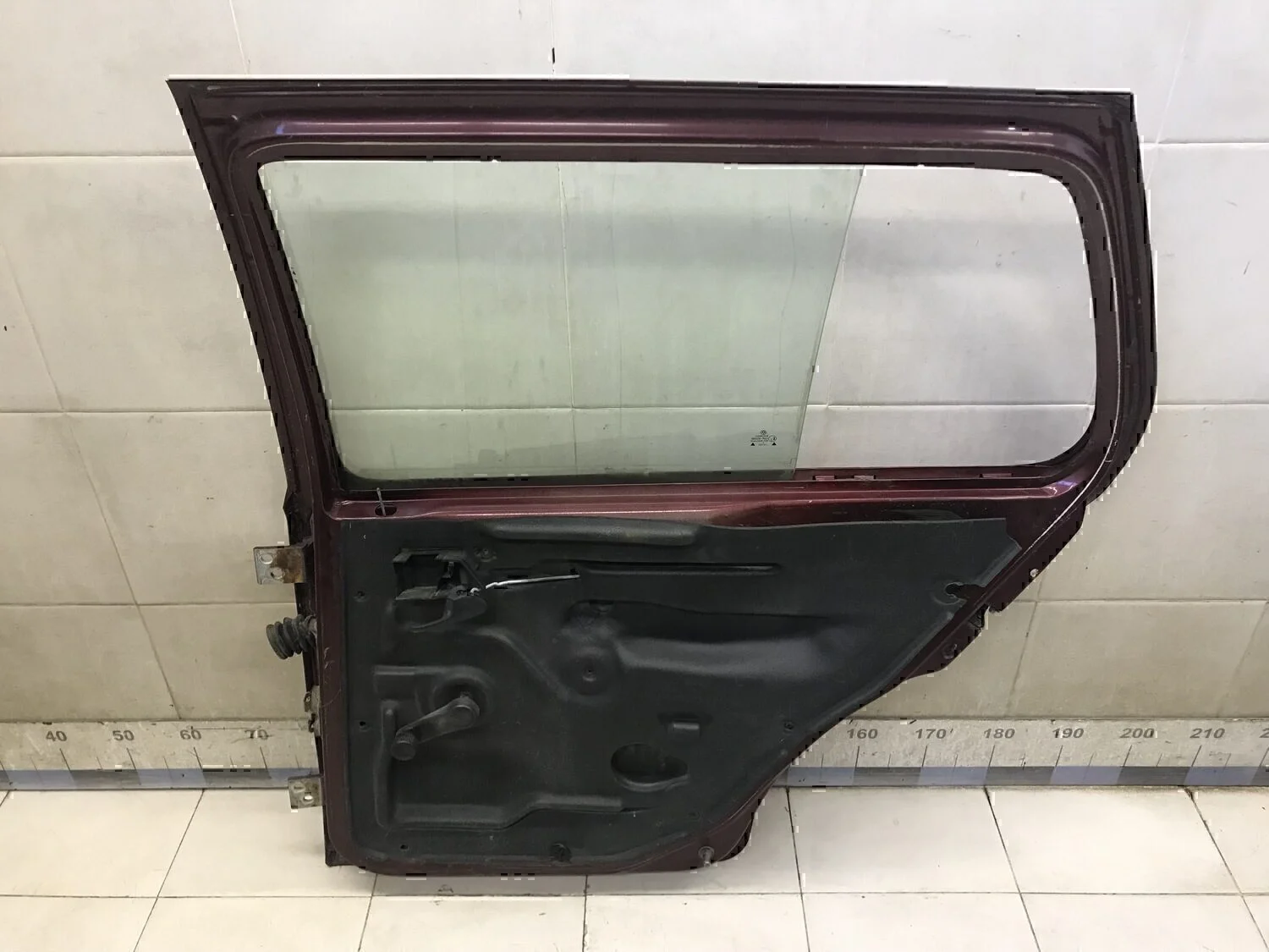 Дверь задняя правая VW Golf III/Vento 1991-1997 - миниатюра 2
