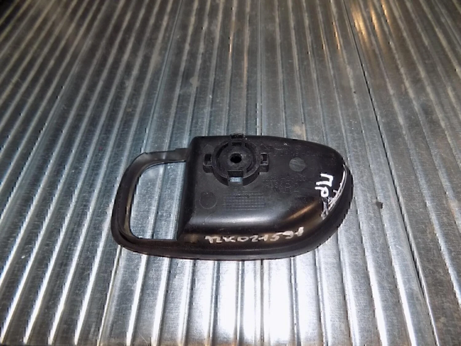 Накладка ручки внутренней Hyundai-KIA Elantra 2006-2011 - изображение 1