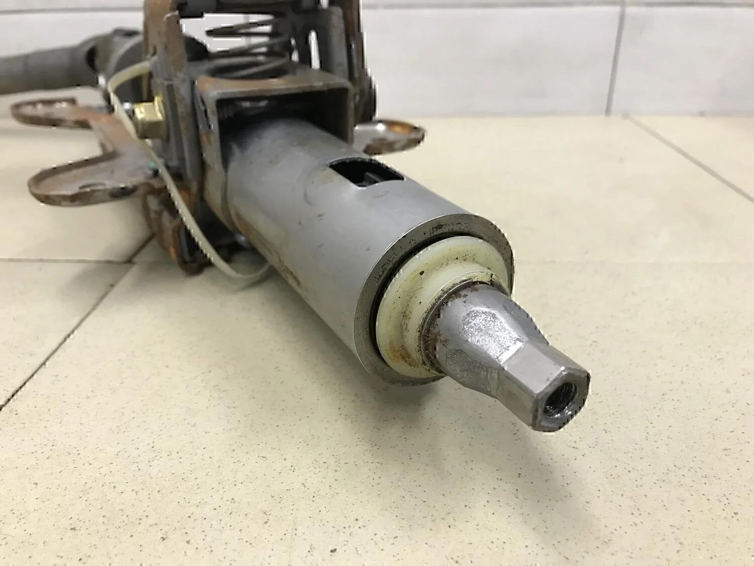 Колонка рулевая FORD Fiesta 2001-2007 - миниатюра 2