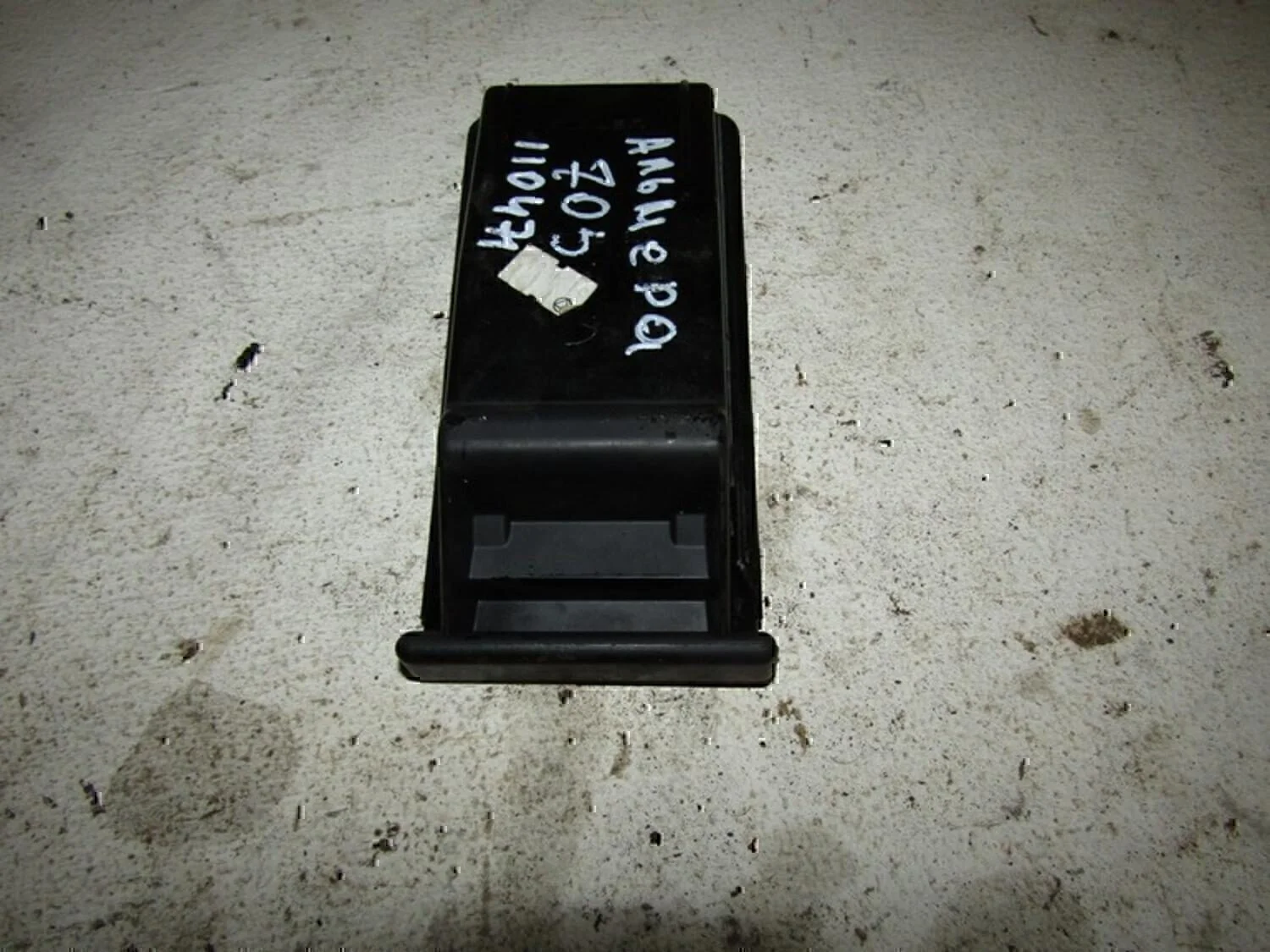 Пепельница передняя NISSAN Almera N16 2000-2006 - миниатюра 2