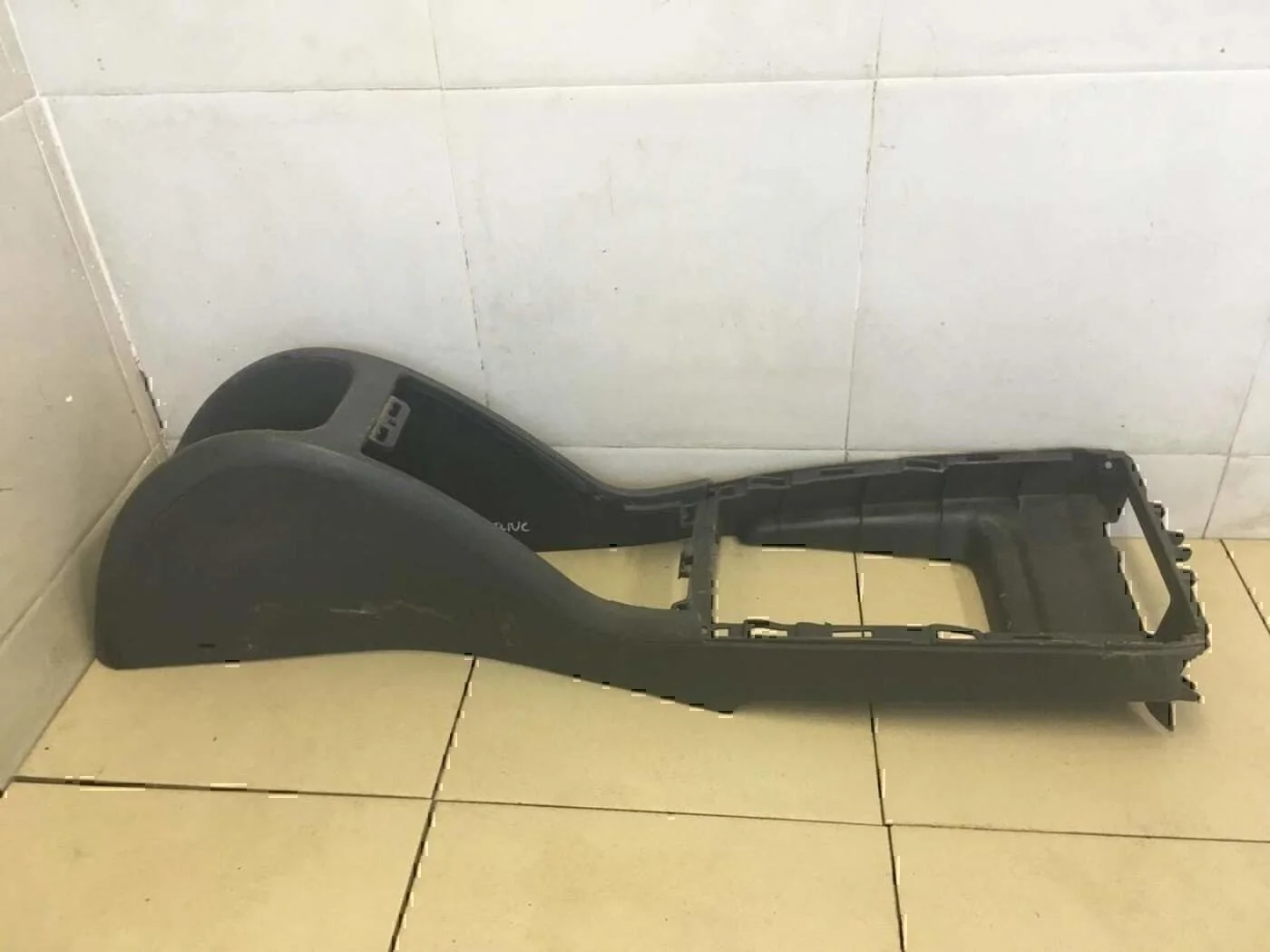 Консоль RENAULT Megane II 2002-2009 - изображение 1
