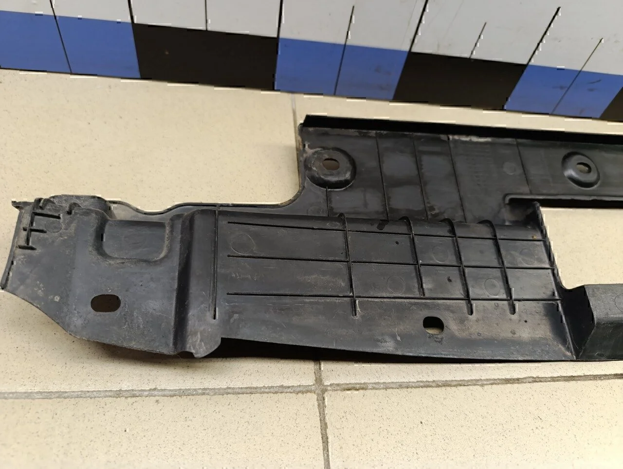 Кожух замка капота Hyundai-KIA Elantra 2000-2005 - миниатюра 3