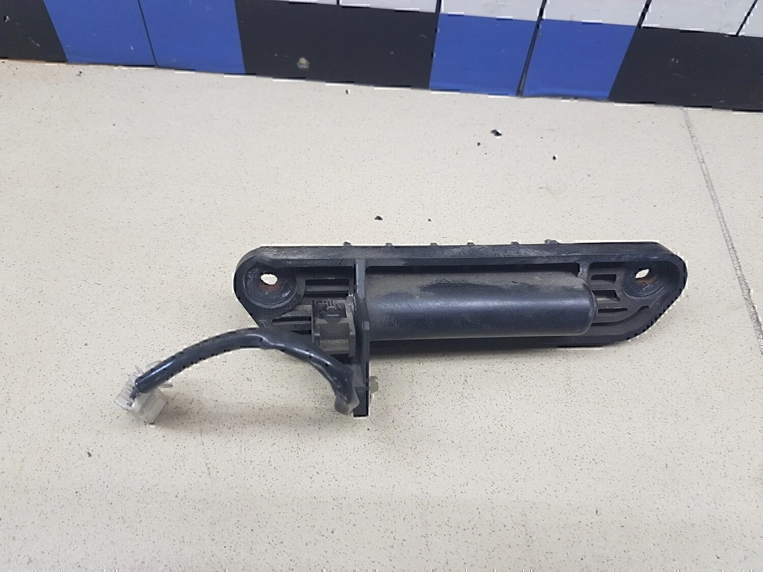Кнопка открывания багажника PEUGEOT 4007 2008-2013 - миниатюра 3
